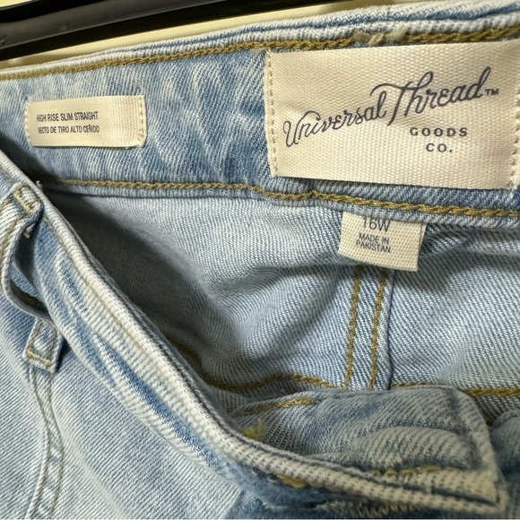 NWT Universal Thread High Rise Slim Straight Women’s Jeans Light Blue Size 16W - Picture 7 of 9